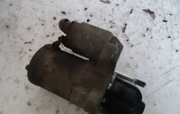 Suzuki Swift I Starter motor