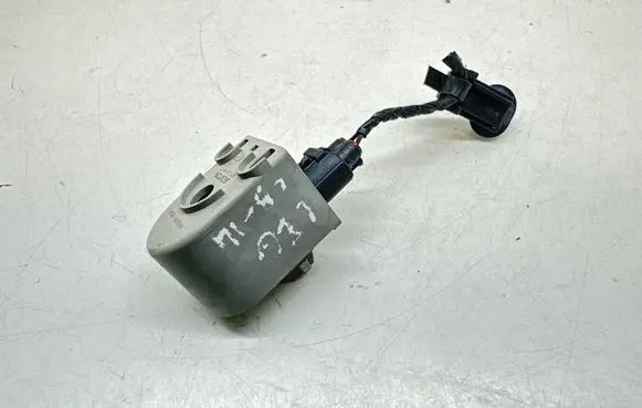 Subaru Legacy Horn buzzer relay 0689004670