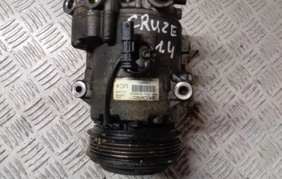 Chevrolet Cruze Air conditioning (A/C) compressor (pump) 13335253 557805030
