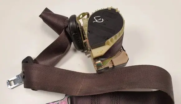 Jaguar X-Type Front seatbelt