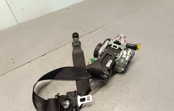 Volvo S60 Front seatbelt 616155700 012L0000 BAMPT1765