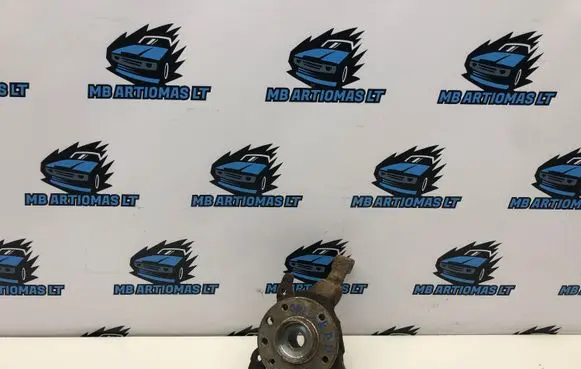 Opel Zafira A Front wheel hub spindle knuckle