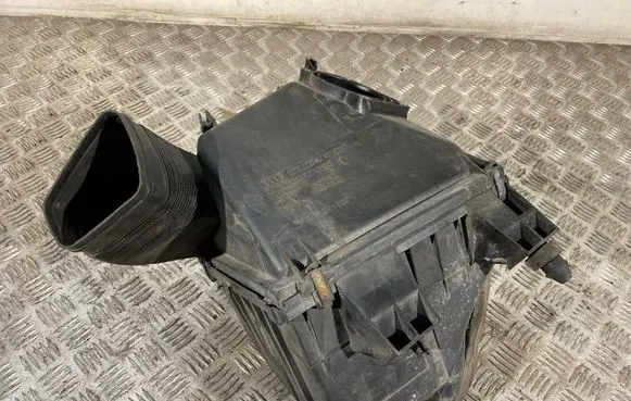 Audi A6 S6 C5 4B Air filter box 078133837BF