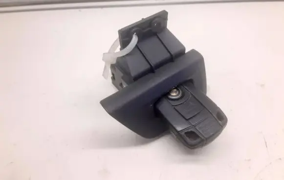 BMW 1 E81 E87 Ignition lock 6933709 0286 10862510