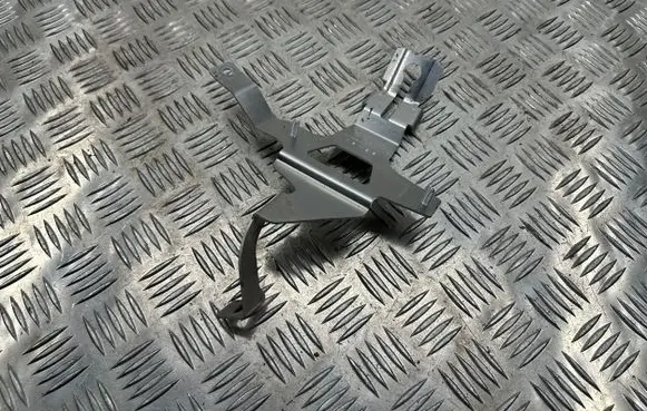 Mercedes-Benz GLC X253 C253 Sound amplifier holder/bracket A2055402080