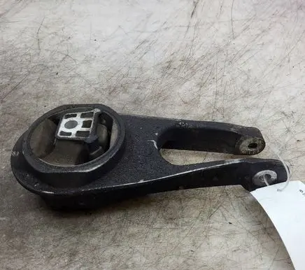 Opel Insignia B Engine mount bracket