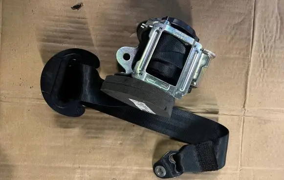 Land Rover Discovery 5 Front seatbelt HY32-612D94-AA