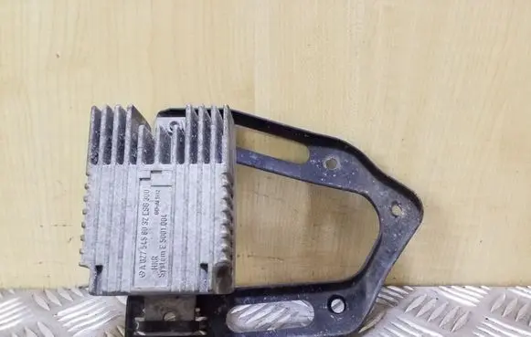 Mercedes-Benz A W168 Coolant fan relay A0275458032