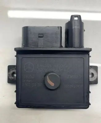 Mercedes-Benz C W204 Glow plug pre-heat relay 0522120202 0002952927 A6461532579