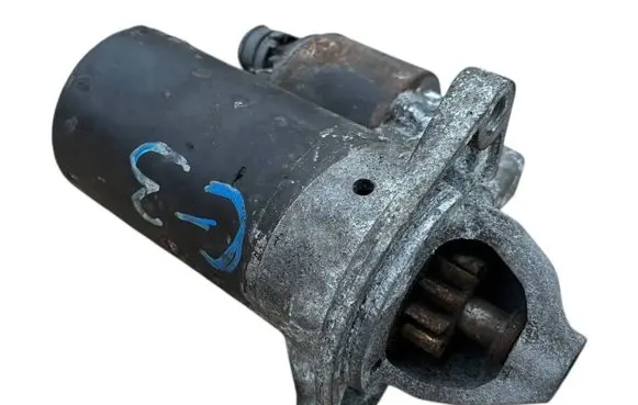 Toyota Yaris Starter motor 281000J030