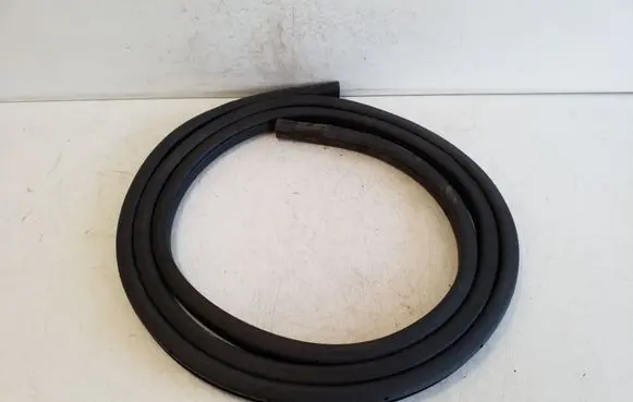 Front door rubber seal