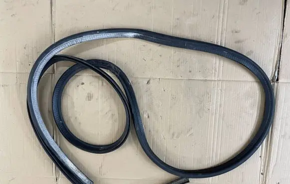 Dacia Dokker Trunk rubber seal (body) 