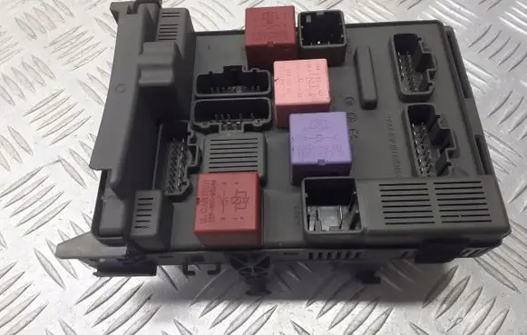 Renault Laguna II Fuse box set 8200371614