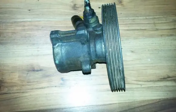 Citroen Xsara Power steering pump 9151249180 7847017