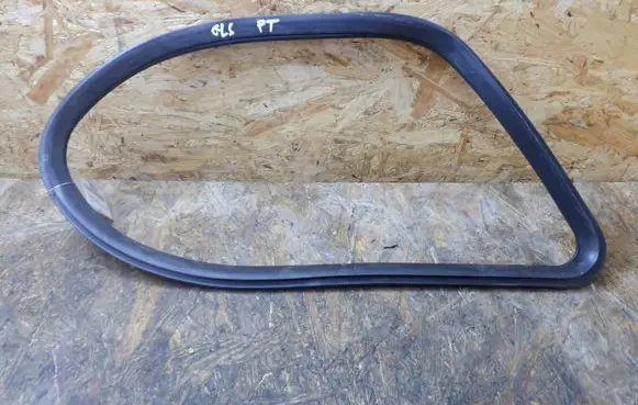 Mercedes-Benz GL X166 Rear door rubber seal (on body) 