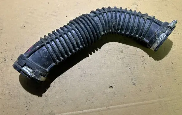 Renault Master III Air intake hose/pipe
