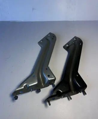 Audi Q5 SQ5 Fender mounting bracket 8R0821136