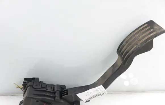 Ford Kuga I Accelerator throttle pedal 6PV00864136 3M519F836AH