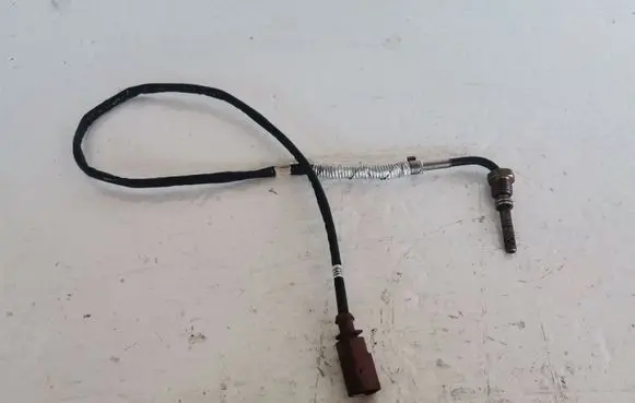 Volkswagen PASSAT B7 Exhaust gas temperature sensor 03L906088EF