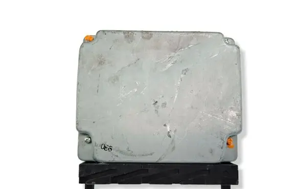 Volvo V70 Engine control unit/module 30729998A MB0797009301 MB079700-9301