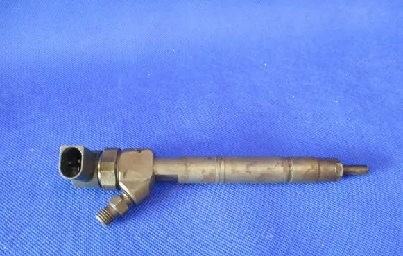 Mercedes-Benz E W212 Fuel injector A6110700987
