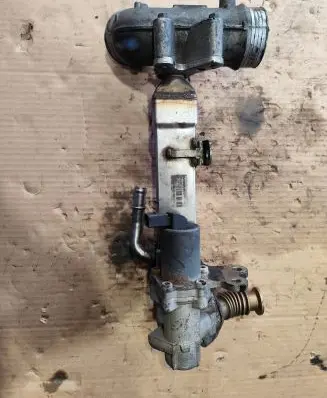 Volvo V70 EGR valve cooler 30637142 050090