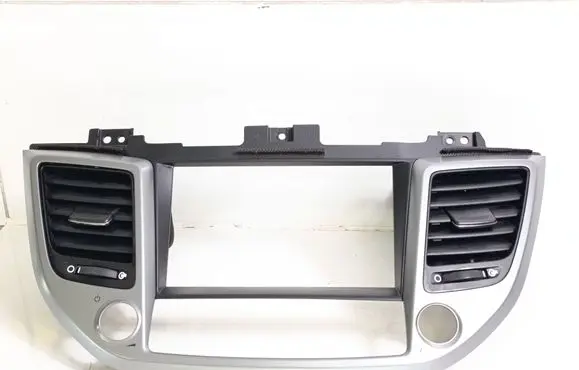 Hyundai Tucson TL Dash center air vent grill 97410D7000 84740D7100