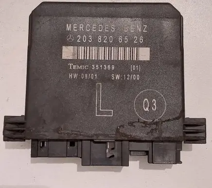 Mercedes-Benz C W203 Door control unit/module 2038206526 351369