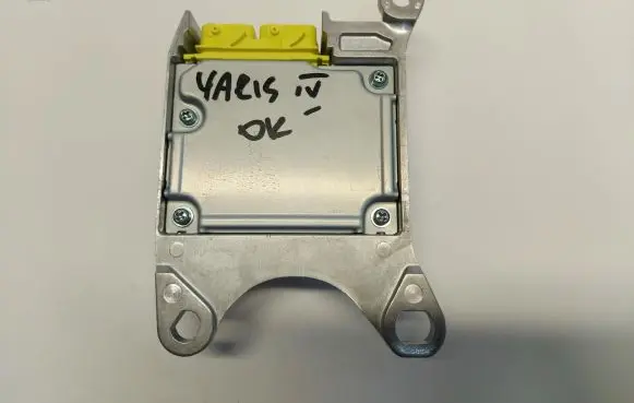 Toyota Yaris XP210 Airbag control unit/module 89170-K0060
