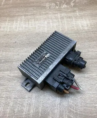 Renault Scenic I Glow plug pre-heat relay 7700111525