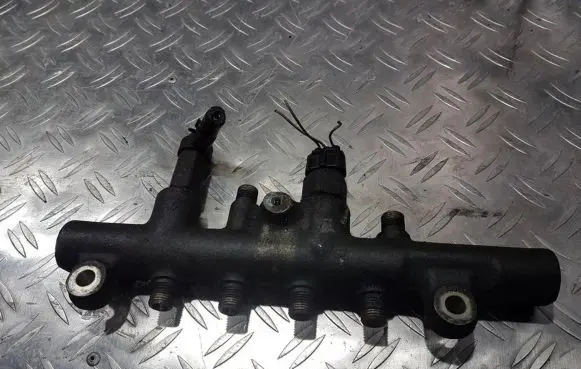 Nissan Primera Fuel main line pipe