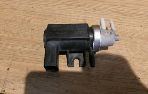 Audi A4 S4 B6 8E 8H Turbo solenoid valve 1J0906627A 72290325 04T273