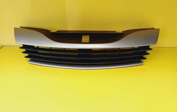 Renault Laguna II Front grill 8200012581