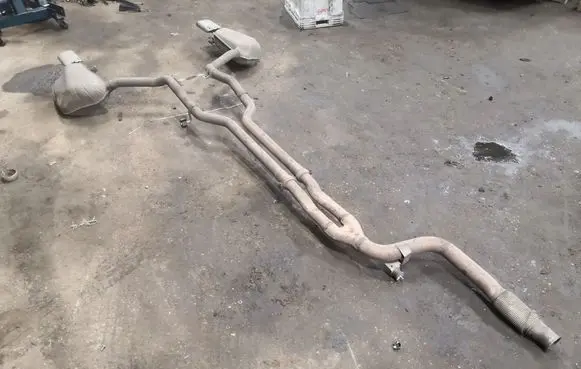 Mercedes-Benz E C207 W207 Muffler/silencer 2044911801 2044911701