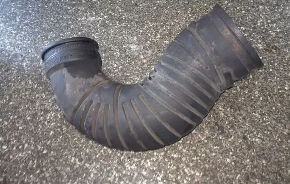 Mercedes-Benz Sprinter W901 W902 W903 W904 Air intake hose/pipe A9015283382