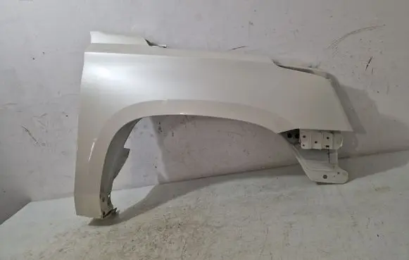 Cadillac Escalade IV Fender 734AA10832H