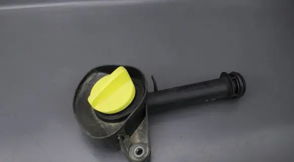 Renault Clio II Oil filler cap 8200639421
