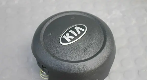 Steering wheel airbag