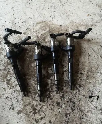 Mazda 3 II Fuel injectors set R2AA13H50