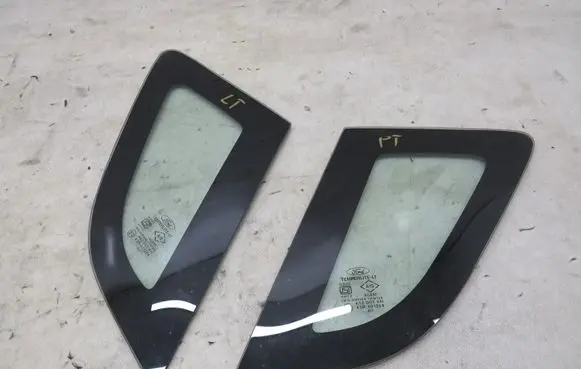 Ford Ecosport Rear side window GMAUTO4574097