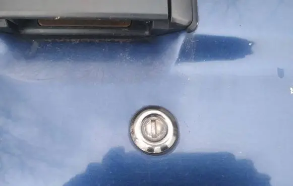Mitsubishi Pajero Sport I Front door lock (next to the handle) 