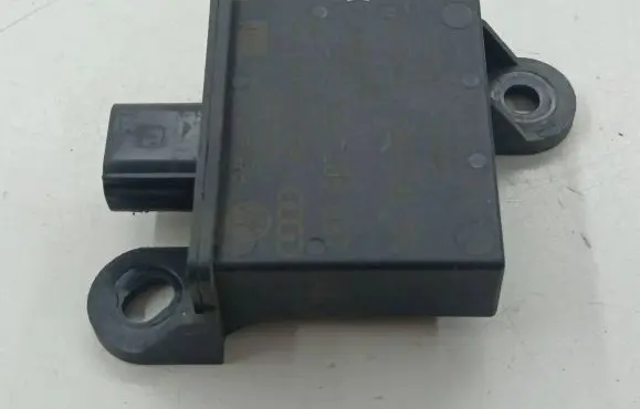 Bentley Flying Spur Tire pressure control unit 4F090728301