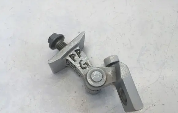 BMW 2 F44 Front door upper hinge 7246062