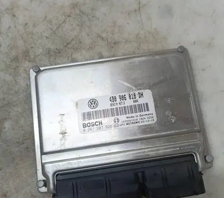 Volkswagen PASSAT B5.5 Engine control unit/module 4B0906018DH 0261207928 1039S01410