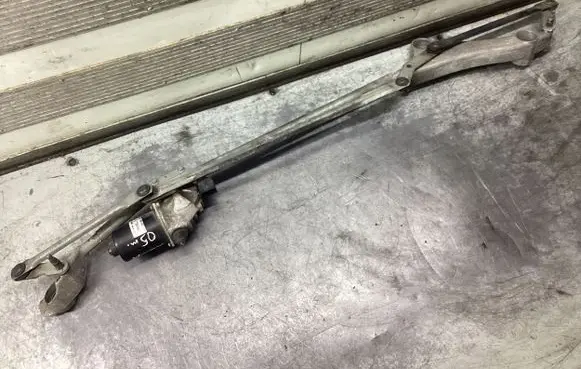 Mercedes-Benz B W245 Front wiper linkage and motor 404902 A1698200300 2464N