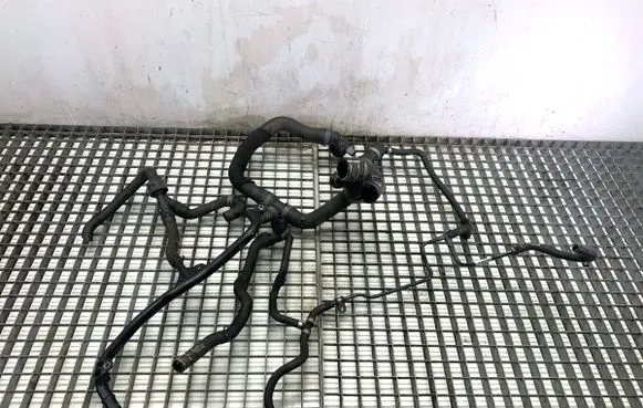 Audi Q3 F3 Engine coolant pipe/hose 05E121064