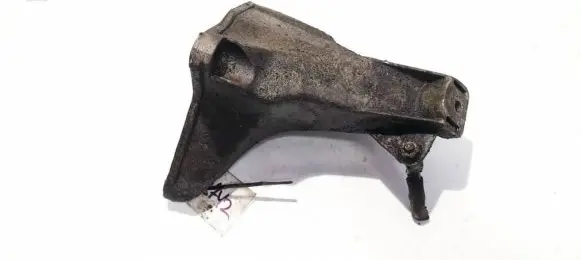 Volkswagen PASSAT B5.5 Engine mounting bracket 8d0199308ab