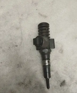 Audi A4 S4 B7 8E 8H Fuel injector 03G130073G