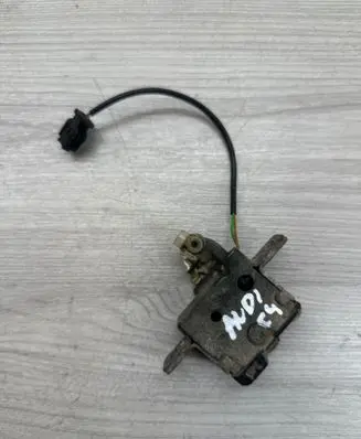 Audi A6 S6 C4 4A Tailgate/trunk/boot lock/catch/latch