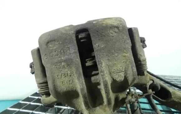 Volkswagen PASSAT B5.5 Front brake caliper IMPRK1296645